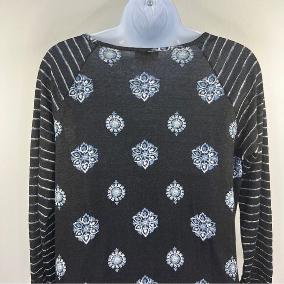J.Jill Linen Black Medallion Print‎ 3/4 Sleeve Top Size S Raglan Stripe V-Neck - Picture 9 of 10